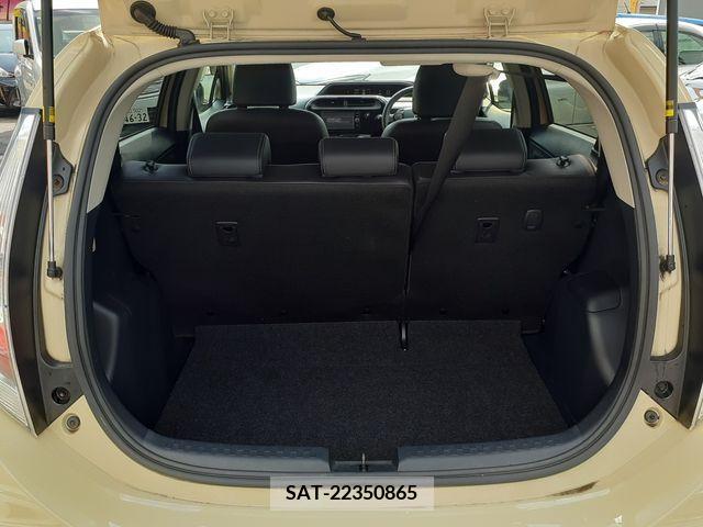 Toyota AQUA 2017-09 395701-18