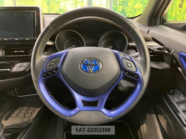 Toyota C-HR 2018-03 389938-11