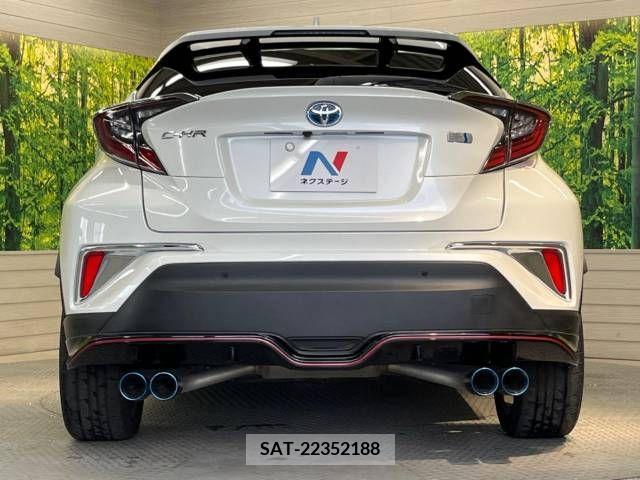 Toyota C-HR 2018-03 389938-15