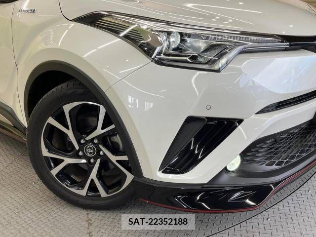 Toyota C-HR 2018-03 389938-12