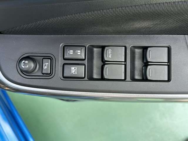 Suzuki SWIFT 2018-01 17480-8