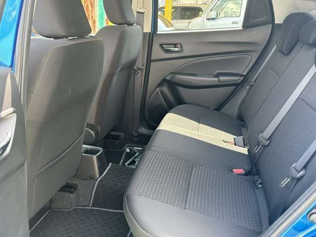 Suzuki SWIFT 2018-01 17480-3