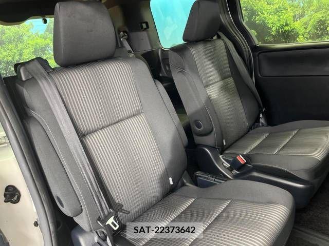 Toyota VOXY 2019-04 288907-8