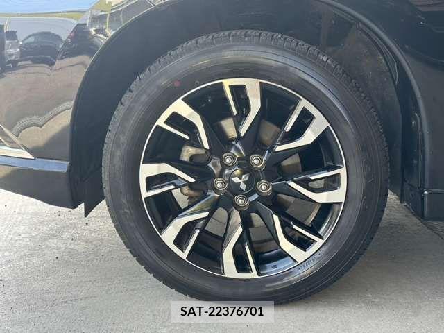 Mitsubishi OUTLANDER PHEV 2015-08 236136-16