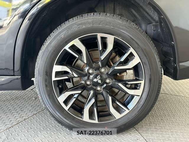 Mitsubishi OUTLANDER PHEV 2015-08 236136-15
