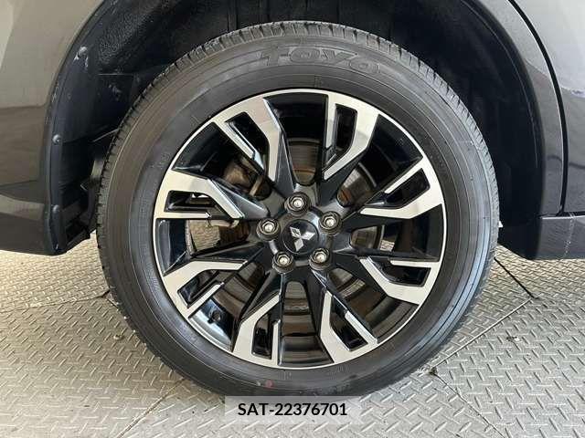 Mitsubishi OUTLANDER PHEV 2015-08 236136-14