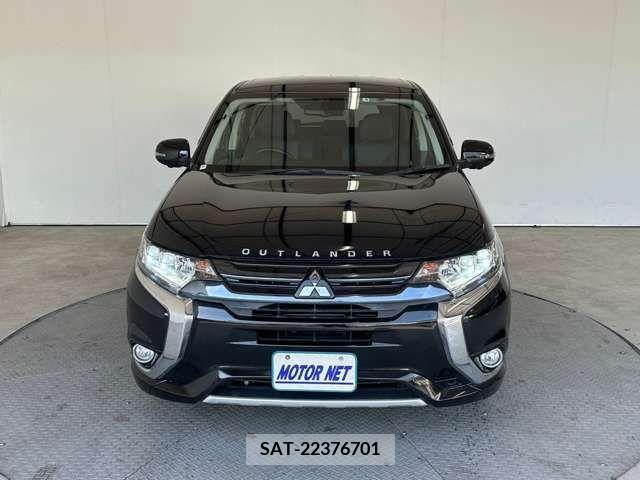 Mitsubishi OUTLANDER PHEV 2015-08 236136-9