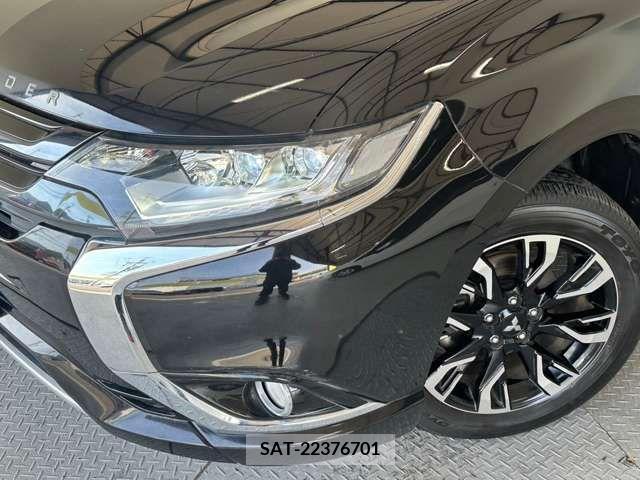 Mitsubishi OUTLANDER PHEV 2015-08 236136-5