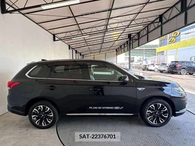 Mitsubishi OUTLANDER PHEV 2015-08 236136-6