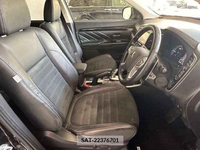 Mitsubishi OUTLANDER PHEV 2015-08 236136-19