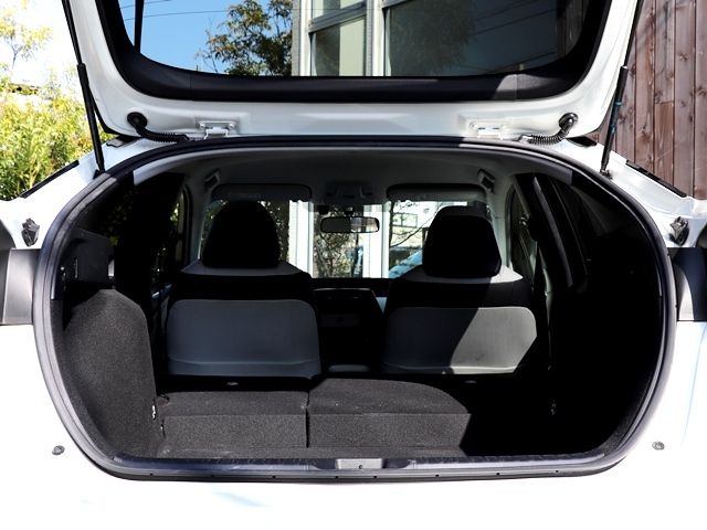 Toyota PRIUS 2017-04 1007-28