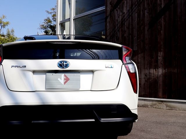 Toyota PRIUS 2017-04 1007-11