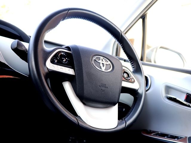 Toyota PRIUS 2017-04 1007-13