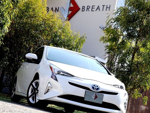 Toyota PRIUS 2017-04 1007-3
