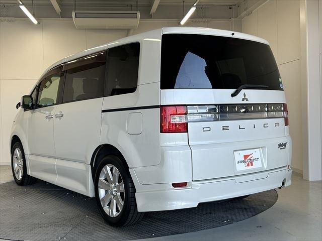 Mitsubishi DELICA D5 2012-12 194065-6
