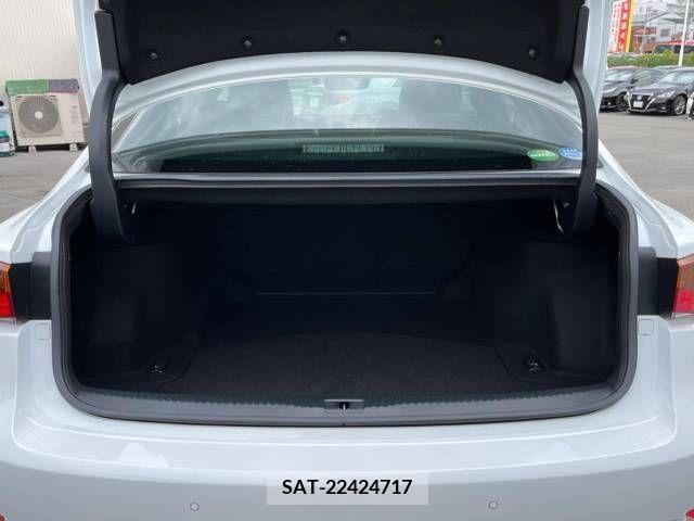 Lexus IS 2017-01 388403-12