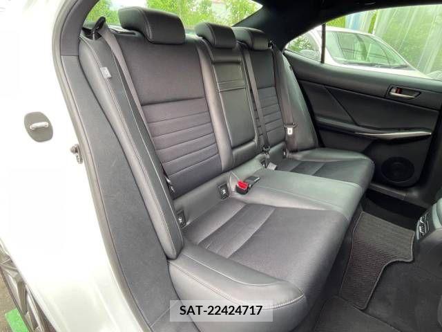 Lexus IS 2017-01 388403-11