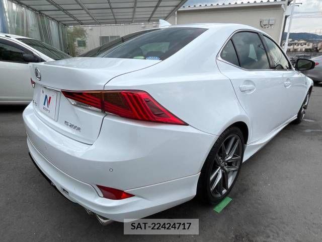 Lexus IS 2017-01 388403-18