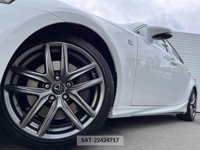 Lexus IS 2017-01 388403-16