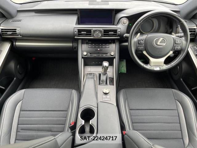 Lexus IS 2017-01 388403-1