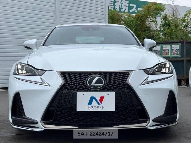 Lexus IS 2017-01 388403-13