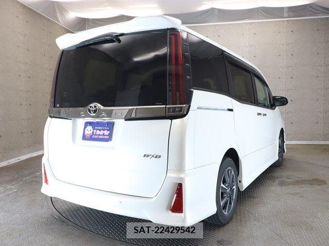 Toyota NOAH 2021-05 280386-1