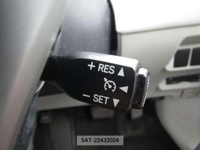 Toyota PRIUS ALPHA 2012-12 366746-3
