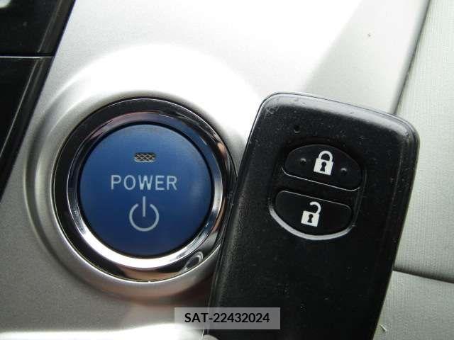 Toyota PRIUS ALPHA 2012-12 366746-11