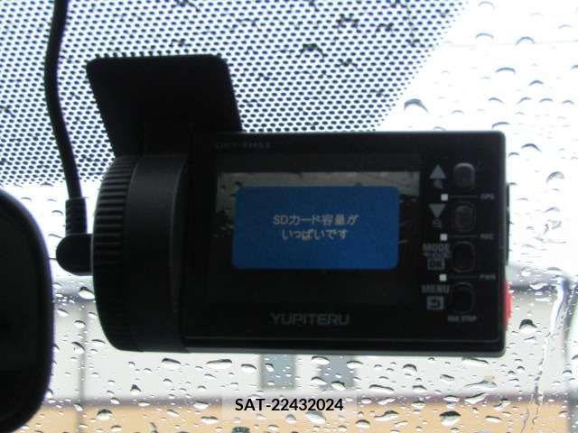 Toyota PRIUS ALPHA 2012-12 366746-10
