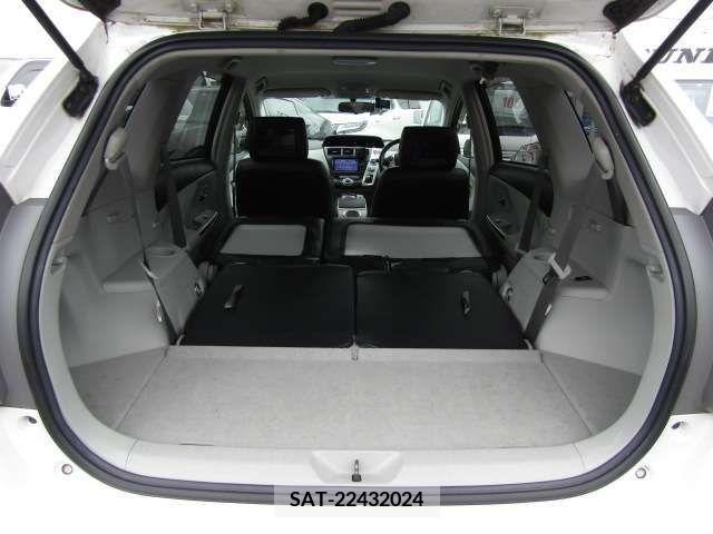 Toyota PRIUS ALPHA 2012-12 366746-9