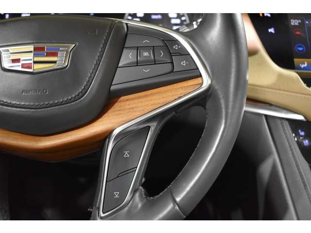 Cadillac XT5 2017-11 6827-17