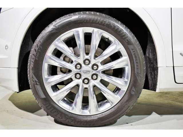 Cadillac XT5 2017-11 6827-10