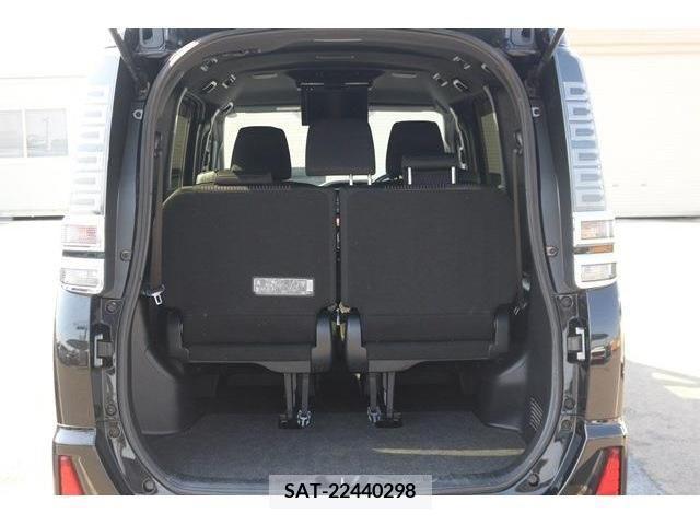 Toyota VOXY 2018-11 223658-12