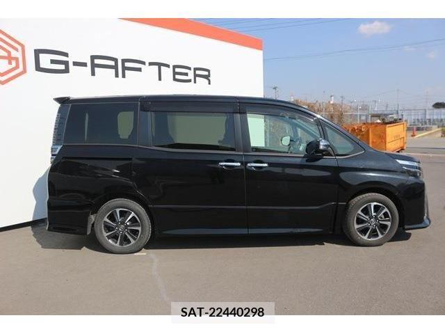 Toyota VOXY 2018-11 223658-6