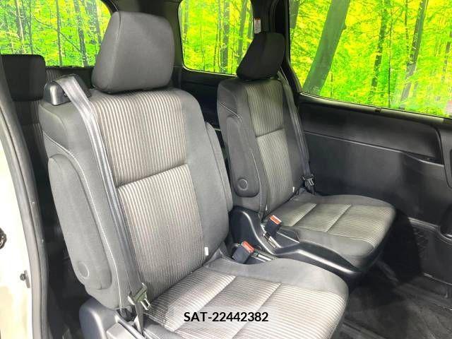 Toyota VOXY 2019-09 385092-9