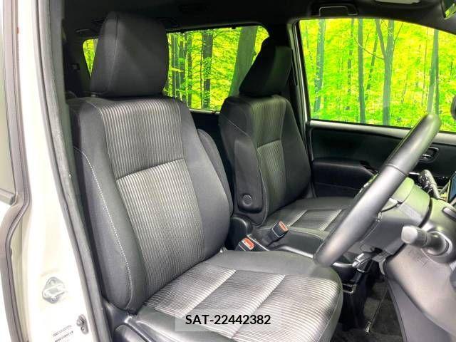 Toyota VOXY 2019-09 385092-8