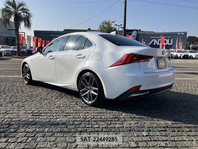Lexus IS 2017-12 205307-1
