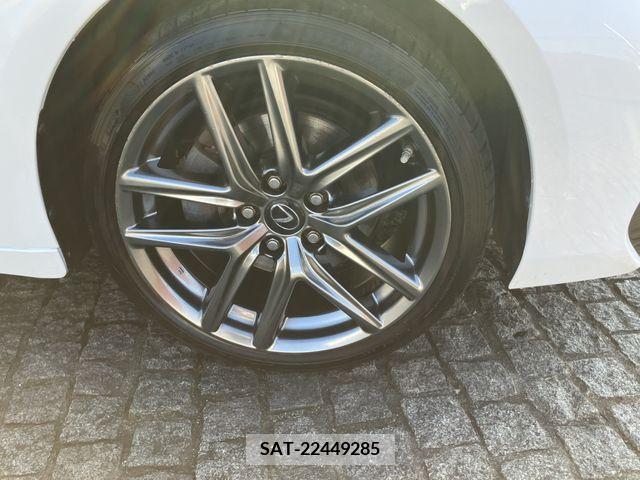 Lexus IS 2017-12 205307-5