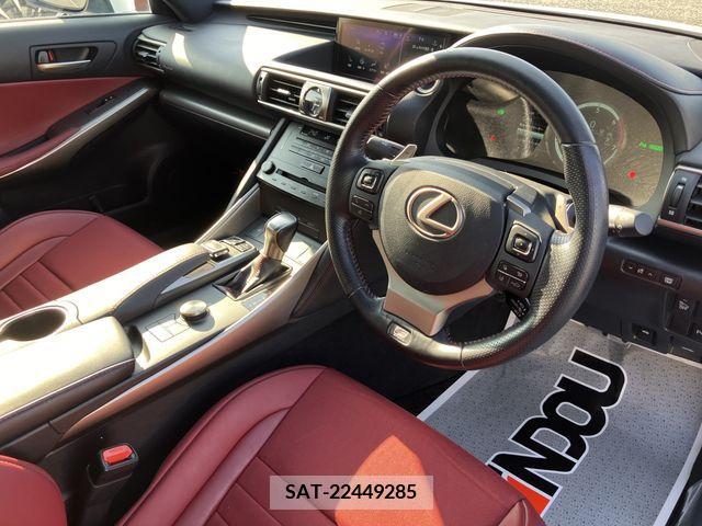 Lexus IS 2017-12 205307-8