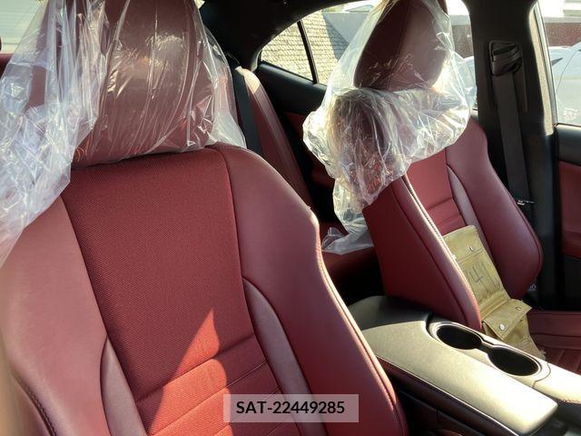 Lexus IS 2017-12 205307-9