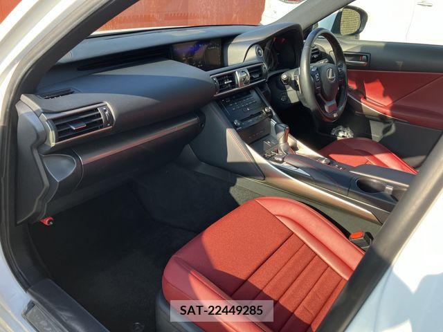 Lexus IS 2017-12 205307-18