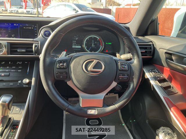 Lexus IS 2017-12 205307-10