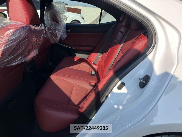 Lexus IS 2017-12 205307-20