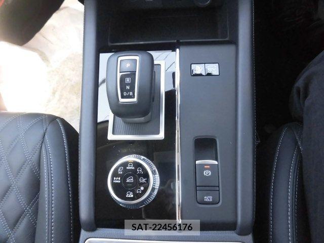 Mitsubishi OUTLANDER PHEV 2023-07 281154-15