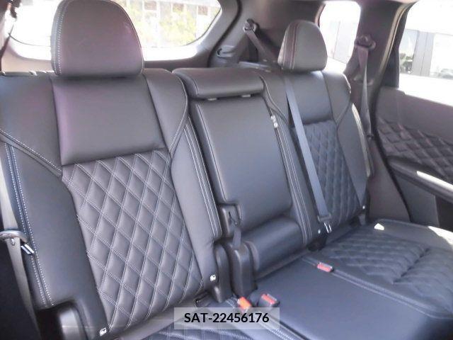 Mitsubishi OUTLANDER PHEV 2023-07 281154-4
