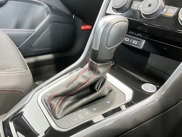 VolksWagen T-ROC 2021-06 8421-11