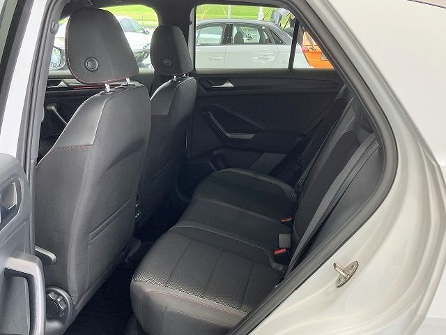 VolksWagen T-ROC 2021-06 8421-12