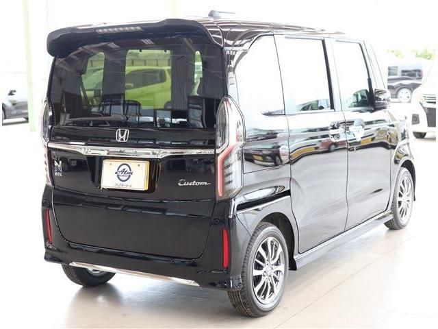 Honda N BOX CUSTOM 2023-08 189883-3