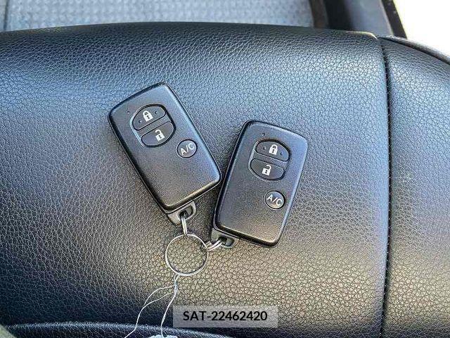 Toyota PRIUS 2009-10 227935-19