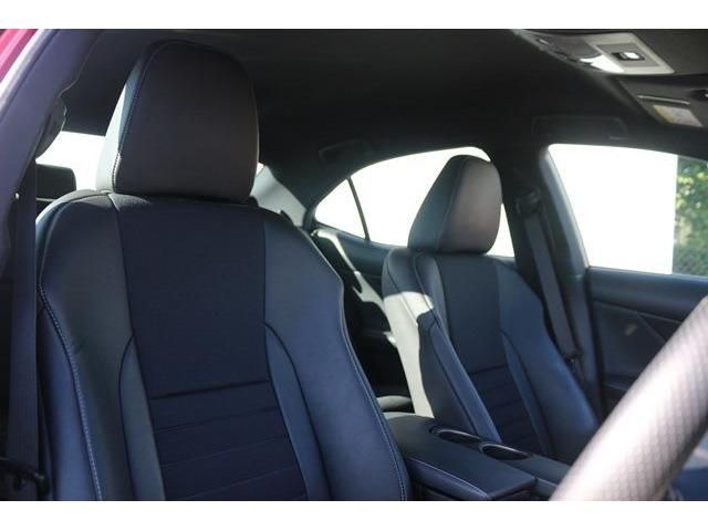 Lexus IS 2014-03 8503-11